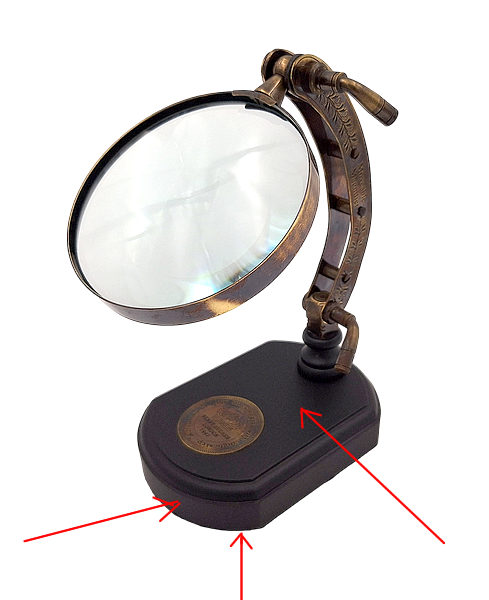 szkło powiększające na stelażu