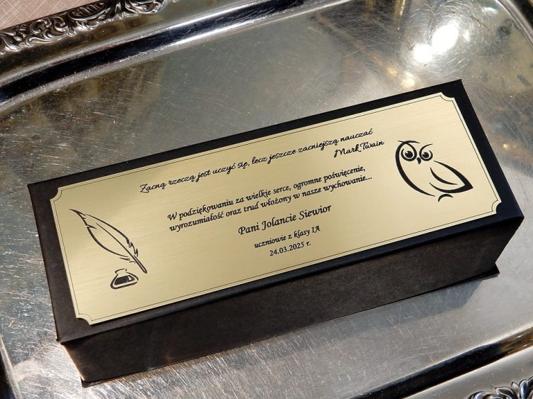 Luksusowe pudełko prezentowe z klasycznym piórem i kałamarzem