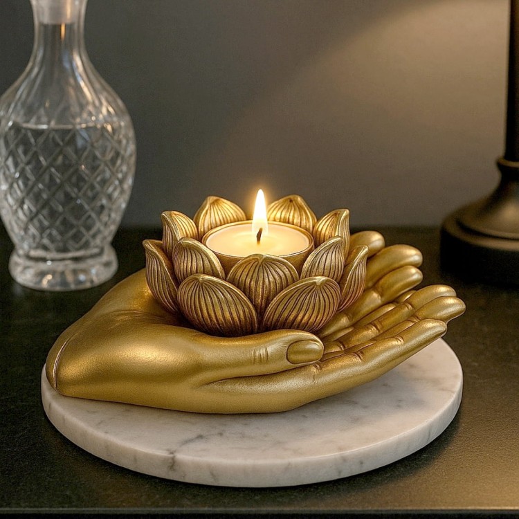 Świecznik z połyskującym złotem, nastrojowy akcent do sypialni