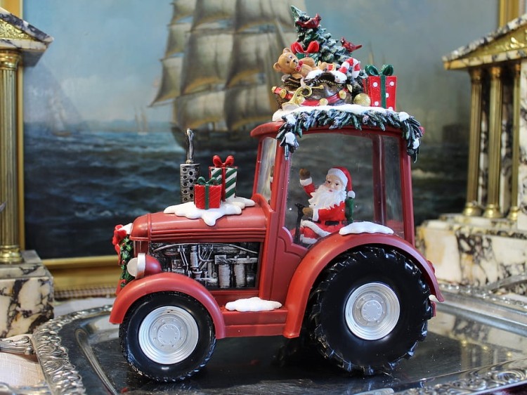 Traktor bożonarodzeniowy z pozytywką i oświetleniem LED prezent dla dzieci i rodziny