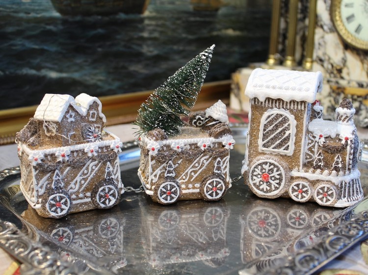 Pociąg bożonarodzeniowy z piernika z domkami wyjątkowa dekoracja dla rodziców