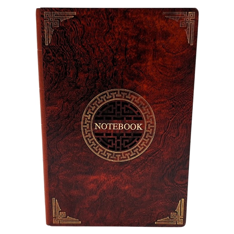 Notes z drewnianą okładką i wstążką zakładkową, idealny dla kolegi z pracy