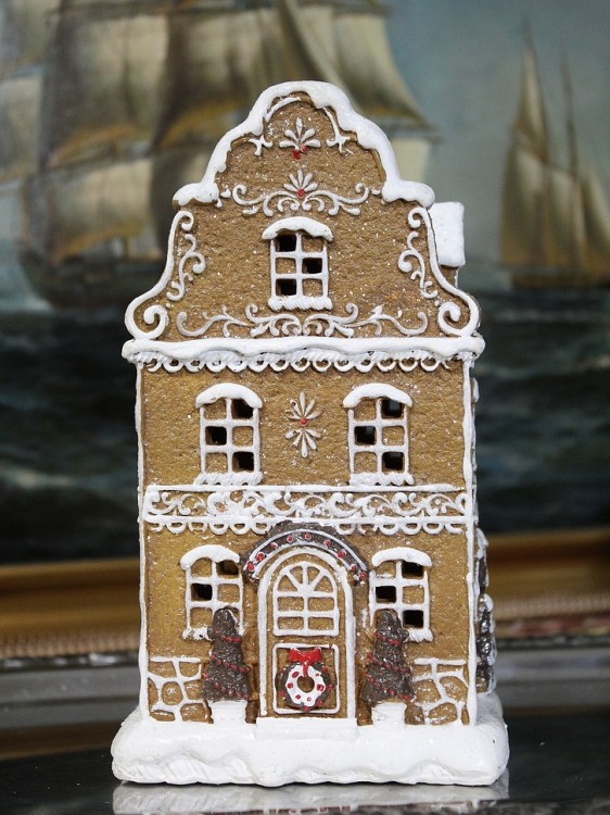 Dekoracyjny domek piernikowy z lampkami LED dla miłośników świątecznych ozdób