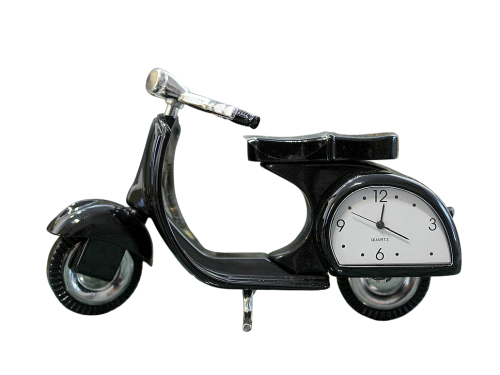 Skuter retro z zegarkiem, gadżet na półkę dla miłośnika skuterów.