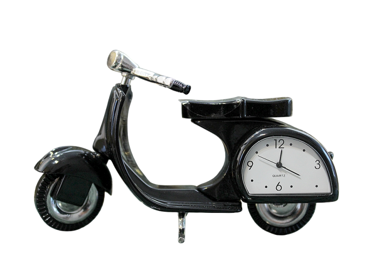 Skuter retro z zegarkiem, gadżet na półkę dla miłośnika skuterów.