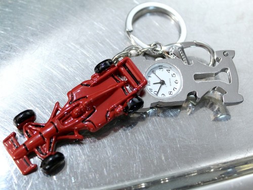 Metalowy brelok samochód Formuły 1 z zegarkiem, upominek dla kierowcy.