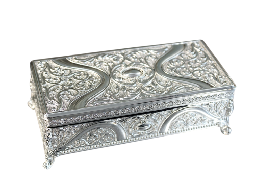 Srebrna szkatułka plater dla kobiety na prezent i biżuterię