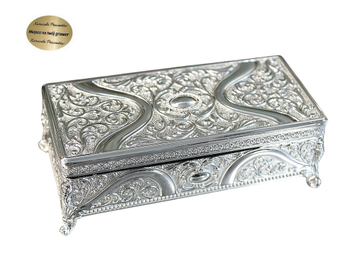 Metalowa srebrna szkatułka dla siostry na biżuterię i pamiątki