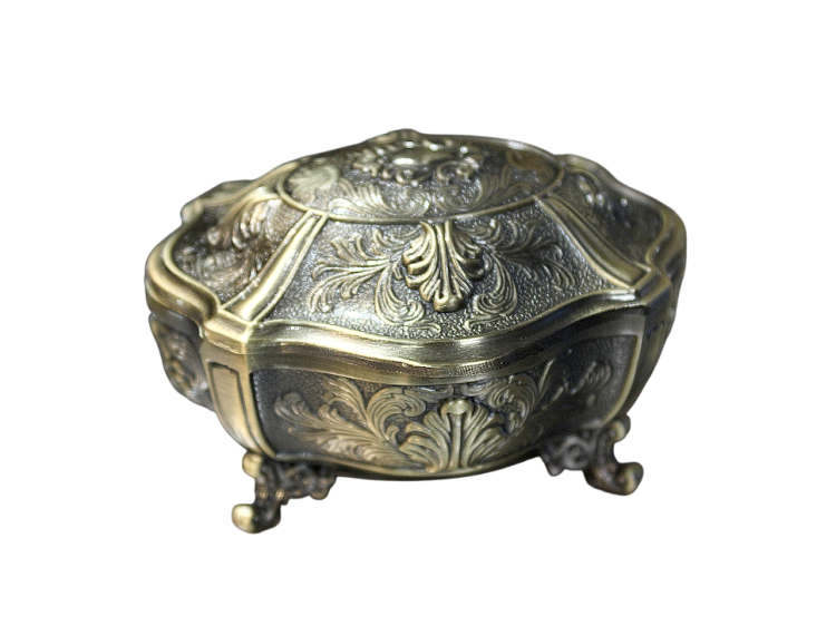 Mosiądzowana szkatułka na toaletkę dla przyjaciółki lubiącej klasyczne dodatki