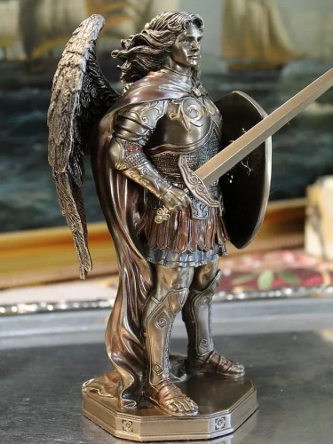 Archanioł Michał z mieczem i tarczą na prezent dla żołnierza