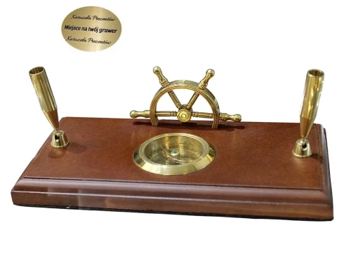 Marynistyczny przybornik biurkowy z kompasem dla kapitana i żeglarza