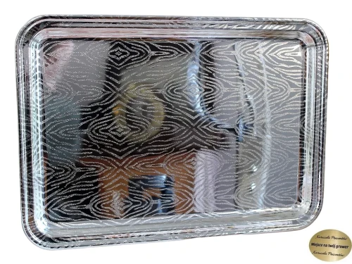 Posrebrzana taca do serwowania jako elegancki prezent dla kobiety