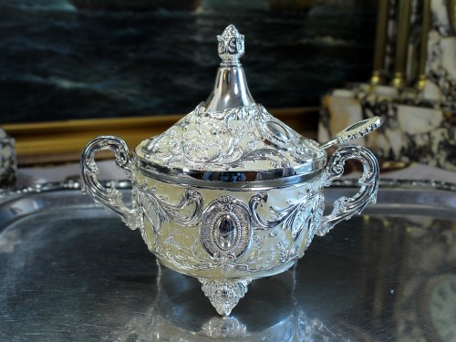 Cukierniczka z pokrywką i szklanym wkładem do eleganckiego podawania cukru