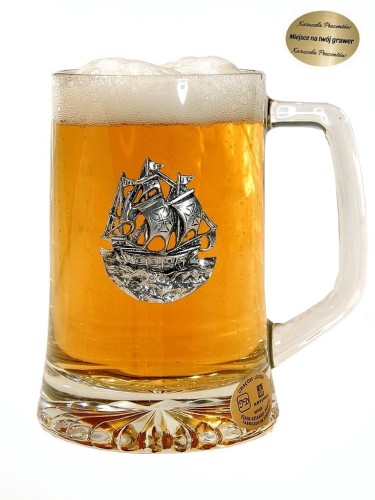 Szklany kufel kapitana 250 ml z cynowym żaglowcem Santa Maria, prezent i pamiątka dla żeglarza.