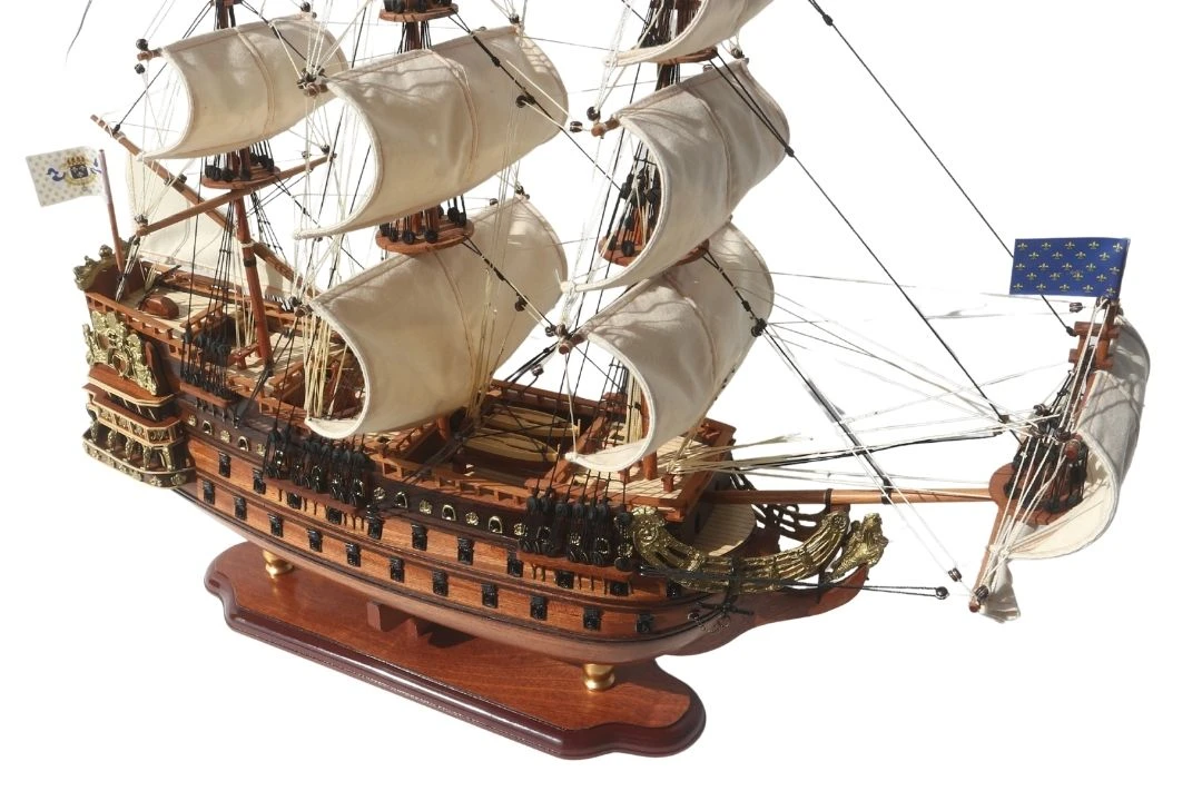 Duży drewniany model Soleil Royal z bogato zdobioną rufą dla kolekcjonera historycznych żaglowców