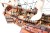 Model żaglowca HMS Victory z dokładnie wykonanym pokładem, olinowaniem, szalupą i rzędami dział
