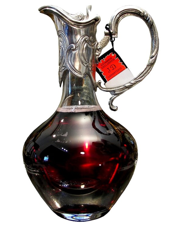 Szklana karafka na wino okuta cyną