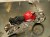 model starego motocykla z zegarkiem