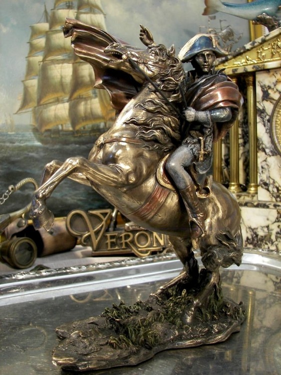 prezent dla przyjaciela Napoleon Bonaparte na koniu