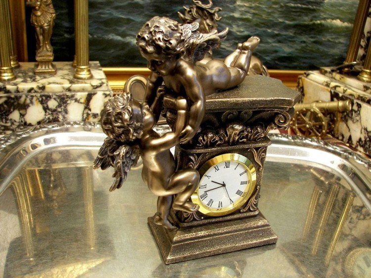 zegar kominkowy z epoki