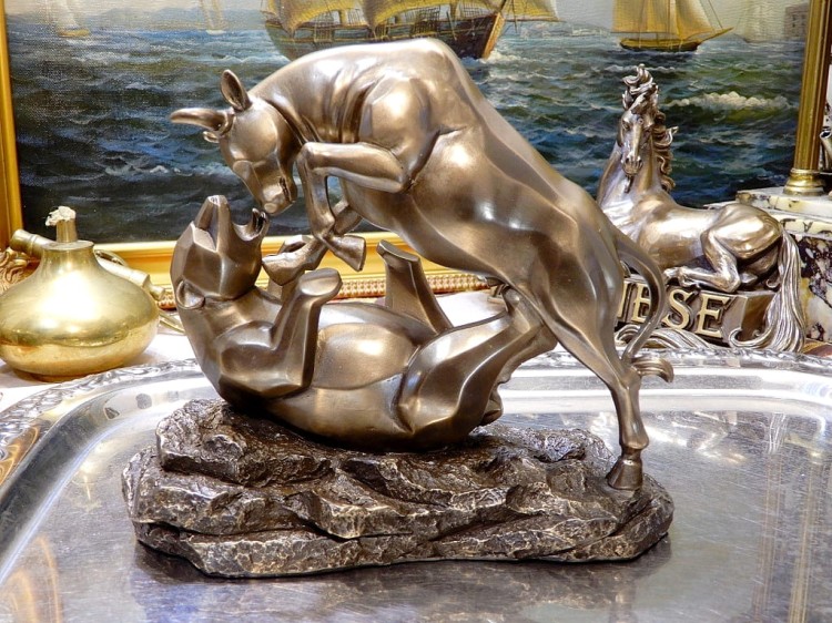 oryginalny prezent dla bankowca byk i niedźwiedź