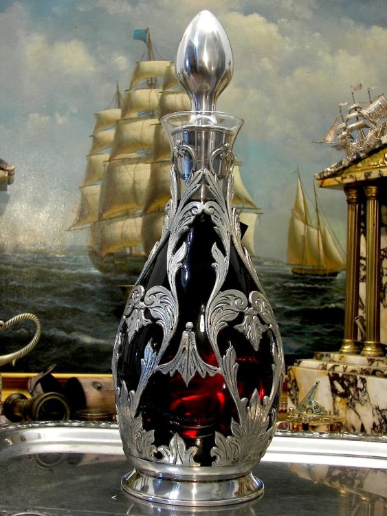 prezent dla przyjaciela karafka okuta cyną