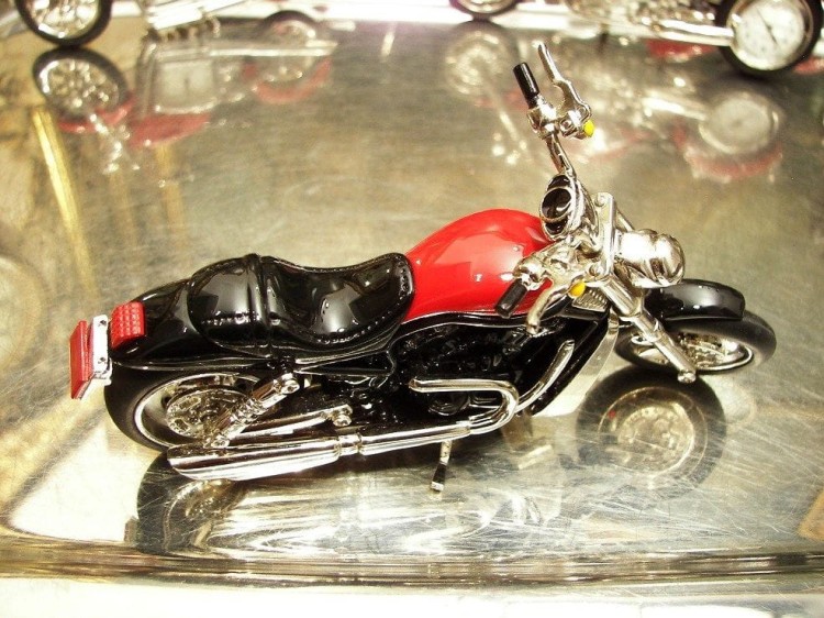prezent na urodziny motocyklisty model motocykla