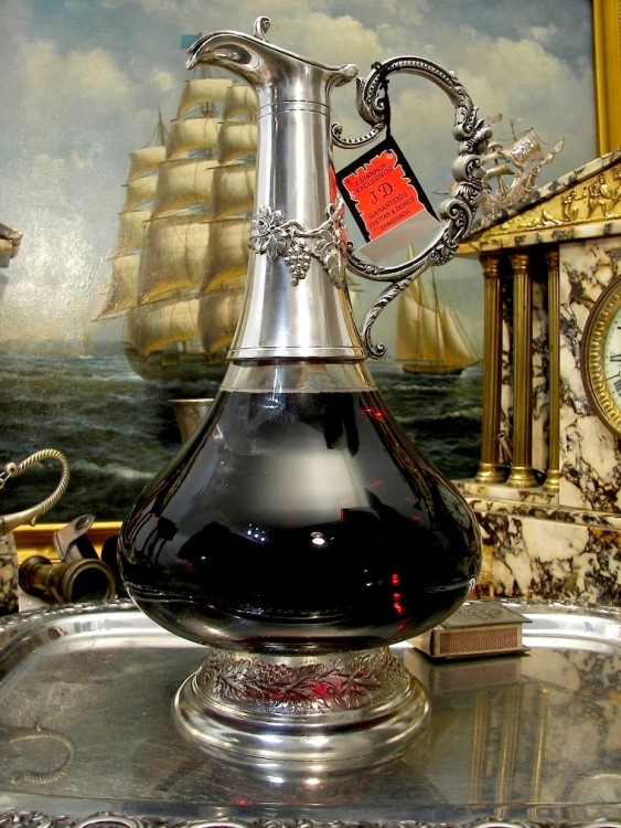 prezent dla przyjaciela cudna karafka na wino