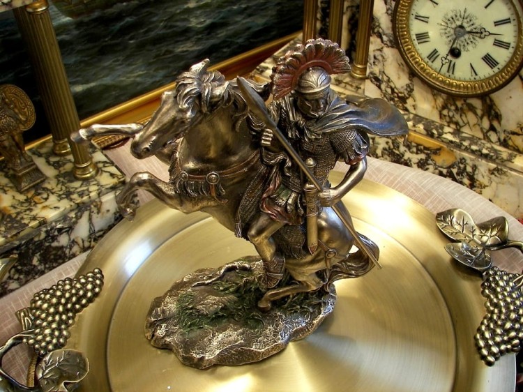 centurion, centurion na koniu, legionista rzymski, legionista, żołnierz, dowódca,  starożytny żołnierz, wojak, pomysł na prezent, prezent z epoki, figurka, rzeźba, veronese,
