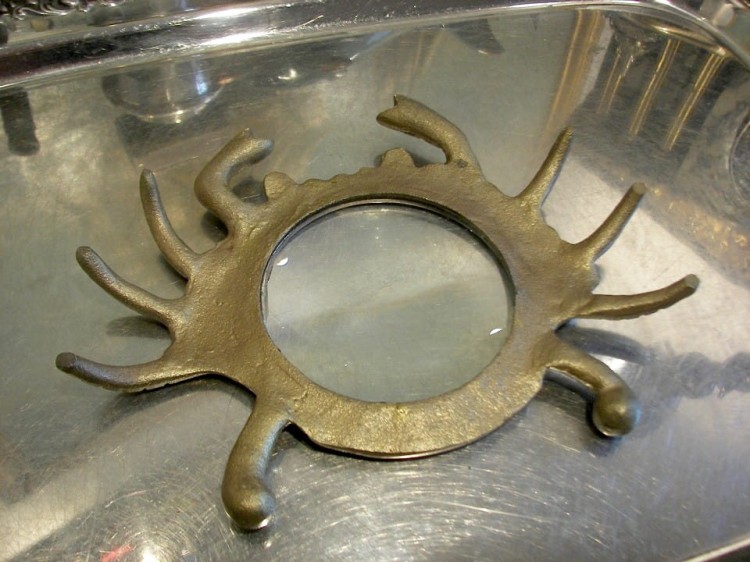 ciekawy prezent szkło powiększające  jak krab