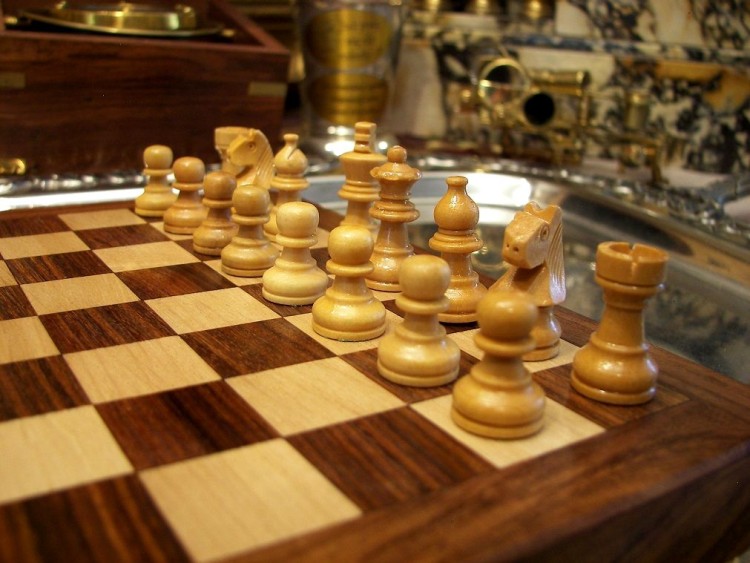 szachy, warcaby, gra, szachy magnetyczne, szachy drewniane, szachy w pudełku, szachy podróżne, szachy z drewna, szachownica, sześciokątna szachownica, pomysł na prezent, prezent dla szachisty,