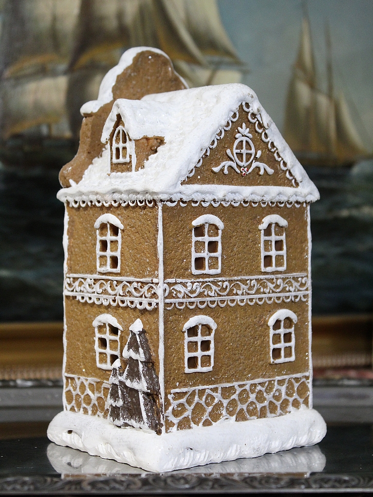 Świecący domek piernikowy dekoracja świąteczna do salonu lub pokoju dziecięcego